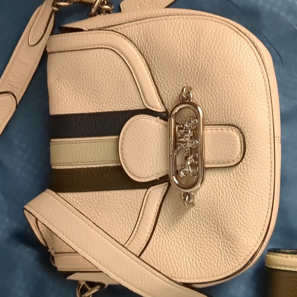 Coach Jade Saddle bag with matching Wallet - Picture 3 of 15